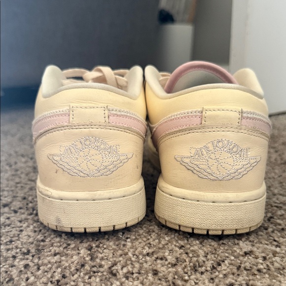 Jordan Cream and Pink Sneakers - Picture 5 of 6
